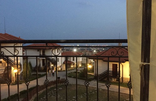 Kosharitsa Apartamento | Bay View Villas Apartments, Almond Mountain, Kosharitsa, Nr Sunny Beach