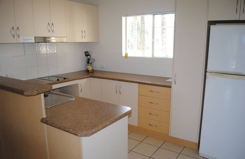 Cairns North Hotel | Bay Village Tropical Retreat & Apartments
