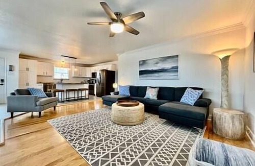 Shoreline Park Casa | Bay Watch - 5Br 3.5 Ba Waterfront with pool pet friendly