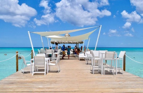 Bayahibe Apartamento | Bayahibe Cadaquez Caribe Beachfront Apt next to Dreams & Catalonia Resorts