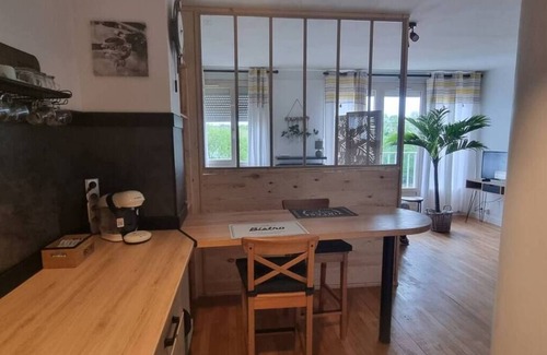 Charleville-Mezieres Apartamento | Bayard : Apartment with View, Parking, and Bike Room