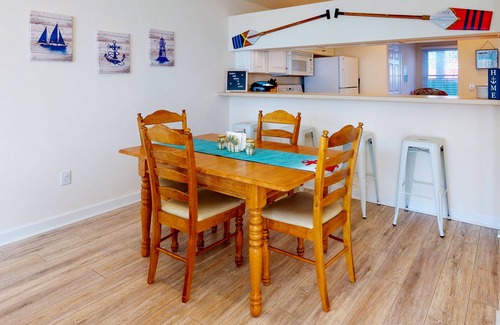 Bethany Beach Casa | Bayberry Woods condo with fast WiFi, on-site pool, tennis & pickleball