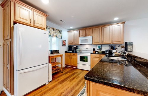 Bethany Beach Casa | Bayberry Woods home close to Bethany Beach with pool & private washer/dryer