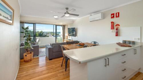 Huskisson Casa | Baydream Believer - In the Heart of Husky with Free Linen