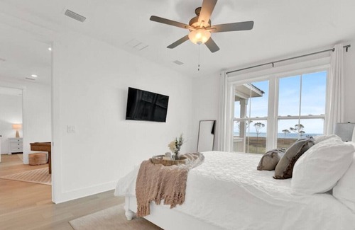 Port St. Joe Casa | Baydreamer - Stunning home w/ bay views, pool table, sleeps 10!