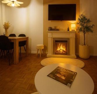 Waldkirchen Apartamento | Bayerischer Wald Hideaway, nähe Passau, Garten, Kamin, Galerie,