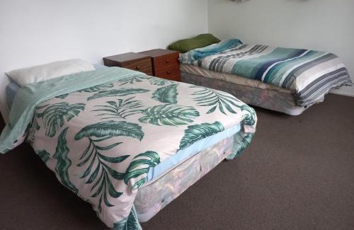 Mount Maunganui Casa | Bayfair Backpack House