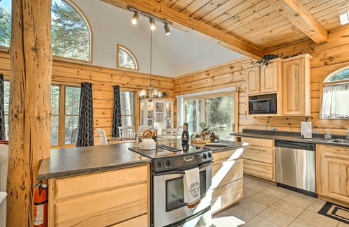 Bayfield Cabina | Bayfield Cabin w/ Wraparound Deck & Fire Pit