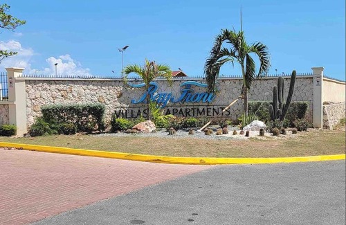 Portmore Casa | BayFront 5 Star Vacation Home