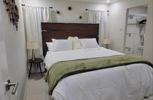 Portmore Casa | BayFront 5 Star Vacation Home
