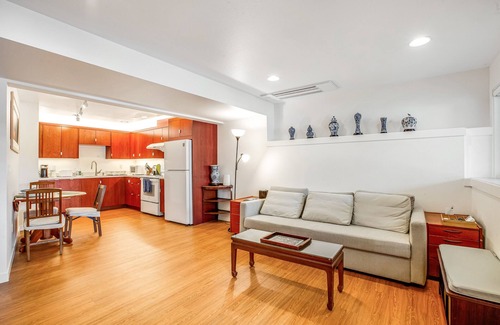 Adelma Beach Casa | Bayfront apartment with private patio, beach access, water views, AC & W/D