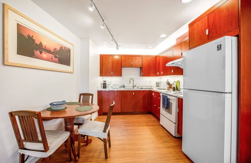 Adelma Beach Casa | Bayfront apartment with private patio, beach access, water views, AC & W/D