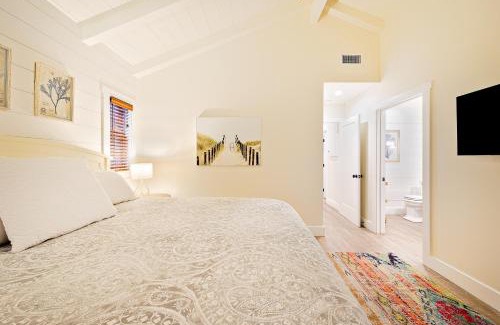 Balboa Peninsula Casa | Bayfront Beauty II
