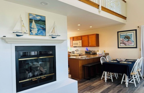 Frenchtown-Rumbly Casa | Bayfront Beauty with Beach and Boatslip!!