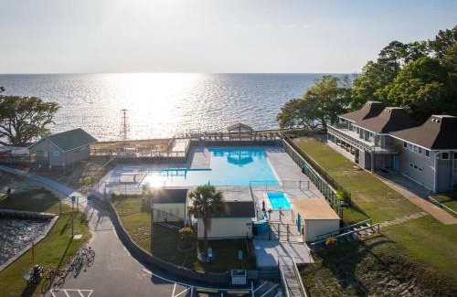 Colington Harbour Casa | Bayfront Bliss - All New for 2025 w Spa & GameRoom