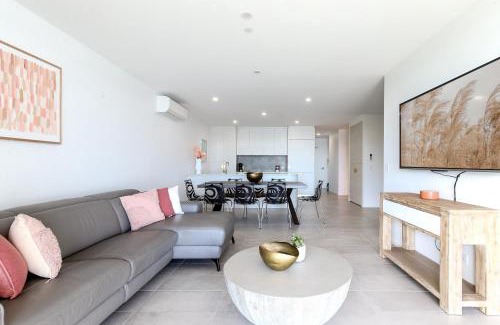 Batemans Bay Apartamento | Bayfront Holiday Retreat with Parking