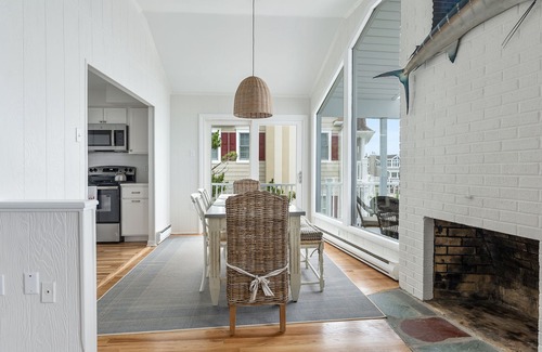Merion Park Condominio | Bayfront Home with Boat Slip and Awesome Views