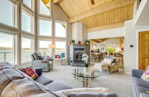 Poulsbo Casa | Bayfront Home with Private Beach in Poulsbo!