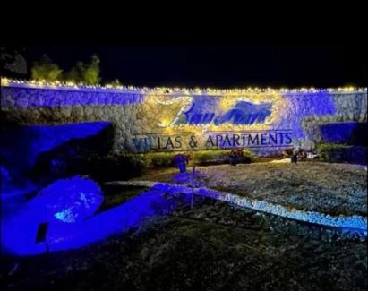 Portmore Apartamento | Bayfront Luxury beachfront escape with Pool in Portmore Book Now