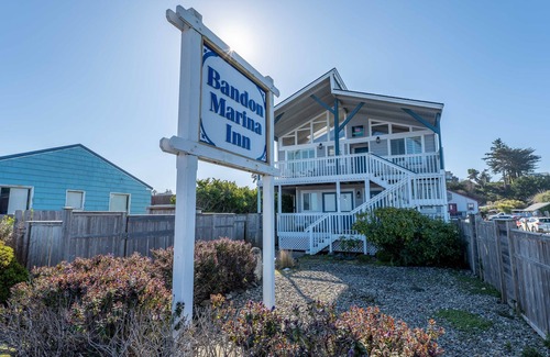 Bandon Casa | Bayfront Master Suite | Bandon Marina Inn