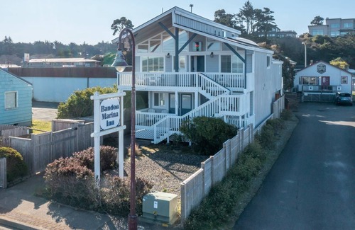 Bandon Casa | Bayfront Master Suite | Bandon Marina Inn