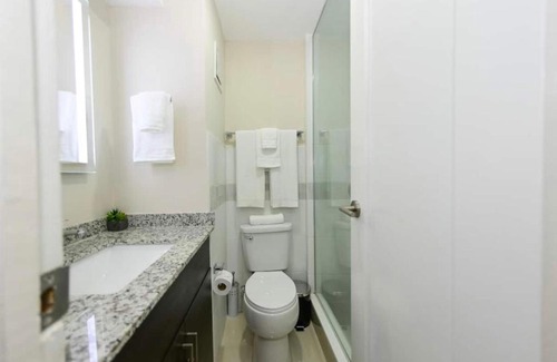Portmore Casa | BayFront Ocean View Vacation Home