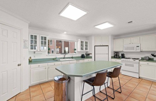 Panama City Casa | Bayfront Townhome with Private Dock, Kayaks & Stunning Views in Historic St. Andrew's!