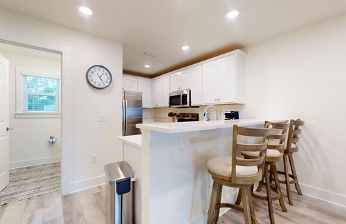 Innerarity Townhomes Casa | Bayfront townhome with incredible views, close to beach, private washer/dryer