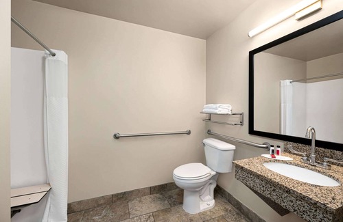 Cheektowaga Hotel | Baymont by Wyndham Buffalo