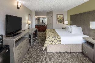 Cleveland Hotel | Baymont by Wyndham Cleveland