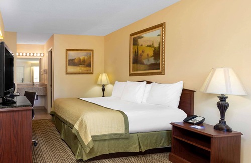 Easley Hotel | Baymont by Wyndham Easley/Greenville