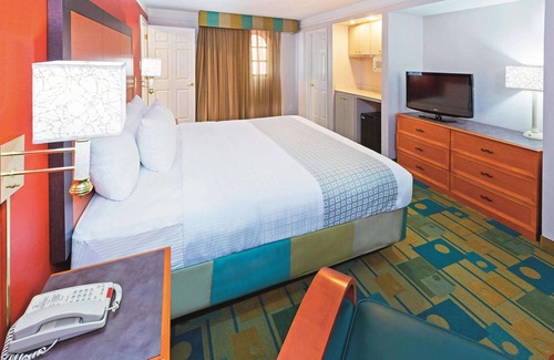Downtown Hotel | Baymont by Wyndham Lubbock - Downtown Civic Center