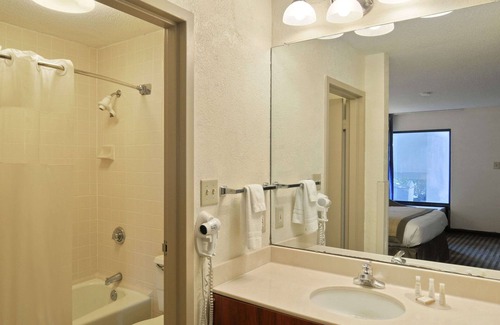 Macon Hotel | Baymont by Wyndham Macon I-75