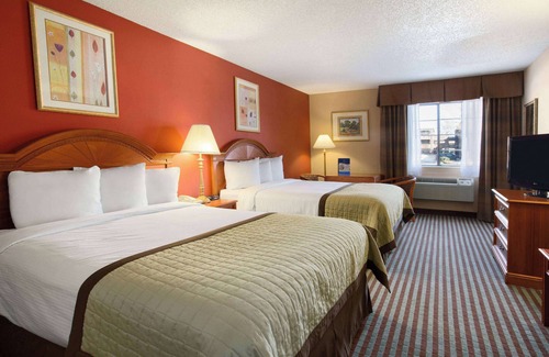 Central Oklahoma City Hotel | Baymont by Wyndham Oklahoma City Airport