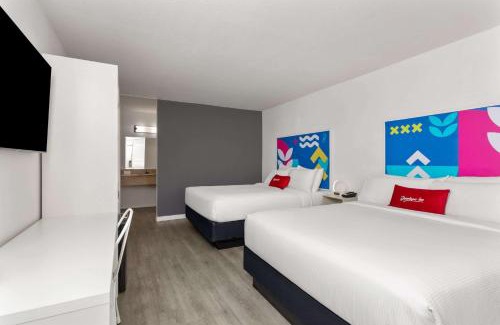 Southwest Orlando Hotel | Baymont by Wyndham Orlando North Millenia