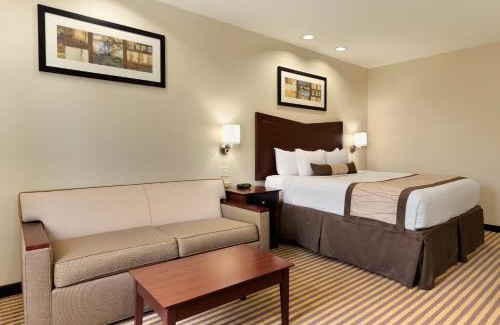 Victoria Hotel | Baymont by Wyndham Victoria