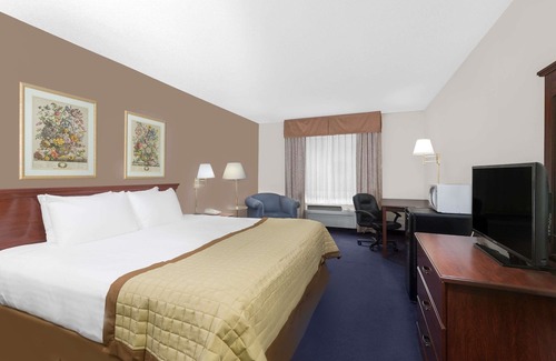 Zanesville Hotel | Baymont by Wyndham Zanesville