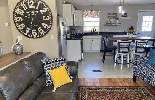 Kingsport Casa | Bays Mountain Getaway Cottage