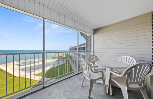 Put-in-Bay Hotel | BayShore #322