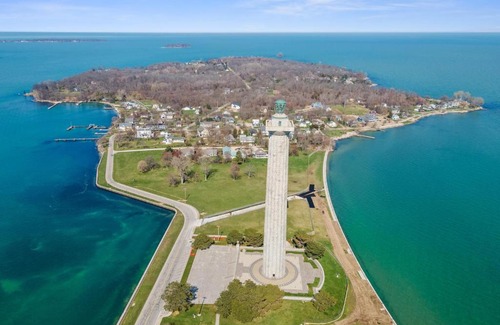 Put-in-Bay Hotel | BayShore #322