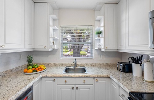 Virginia Park Casa | Bayshore Bungalow – Steps from Scenic Waterfront