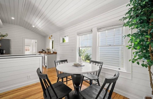 Hyde Park Apartamento | Bayshore Grand Two Bedroom - The Adaline