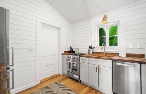 Hyde Park Apartamento | Bayshore Grand Two Bedroom - The Adaline