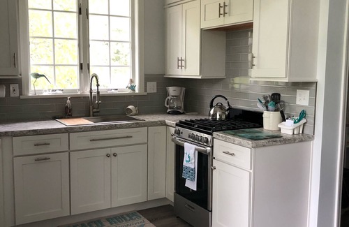 East Dennis Casa | 'Bayside' Colonial de 2 pisos con cuartos de huéspedes y aire central