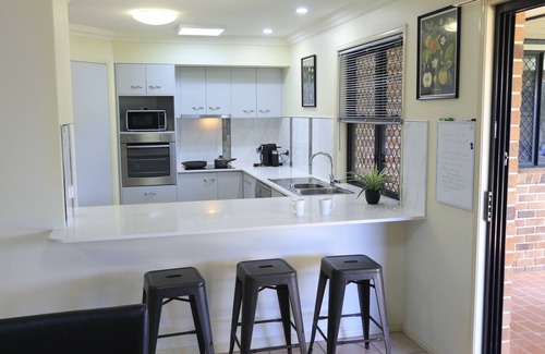 Rothwell Casa | Bayside Bliss 8-Sleeper Family escape. Pet Friendly!