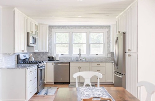Kincheloe Cabaña | Bayside Bungalow: Summer Fun on Lake Huron – Bayside Bliss Awaits!