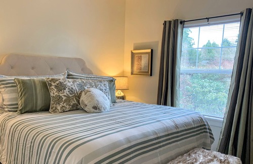 Jacoby Creek Casa | Bayside Bungalow, Stylish & Close to Town