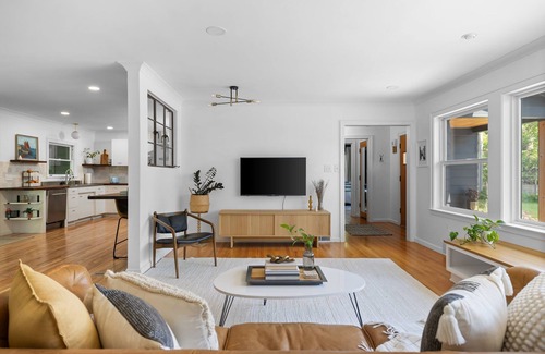 Traverse City Casa | Bayside Bungalow: West Bay Views Minutes to TC