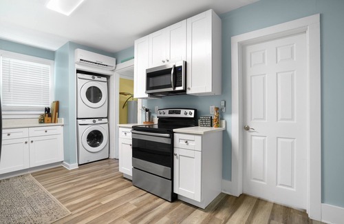 Cape Charles Casa | Bayside - Classic duplex in historic downtown!