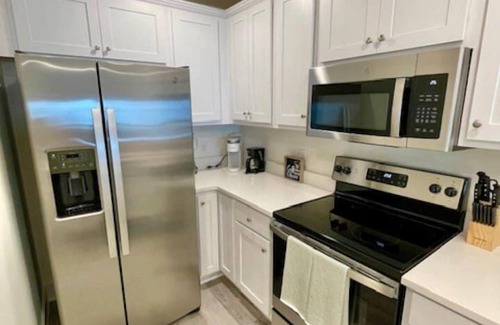 Innerarity Townhomes Casa | Bayside Days: Bay Views, Pool, Beach, & 2 Kayaks!